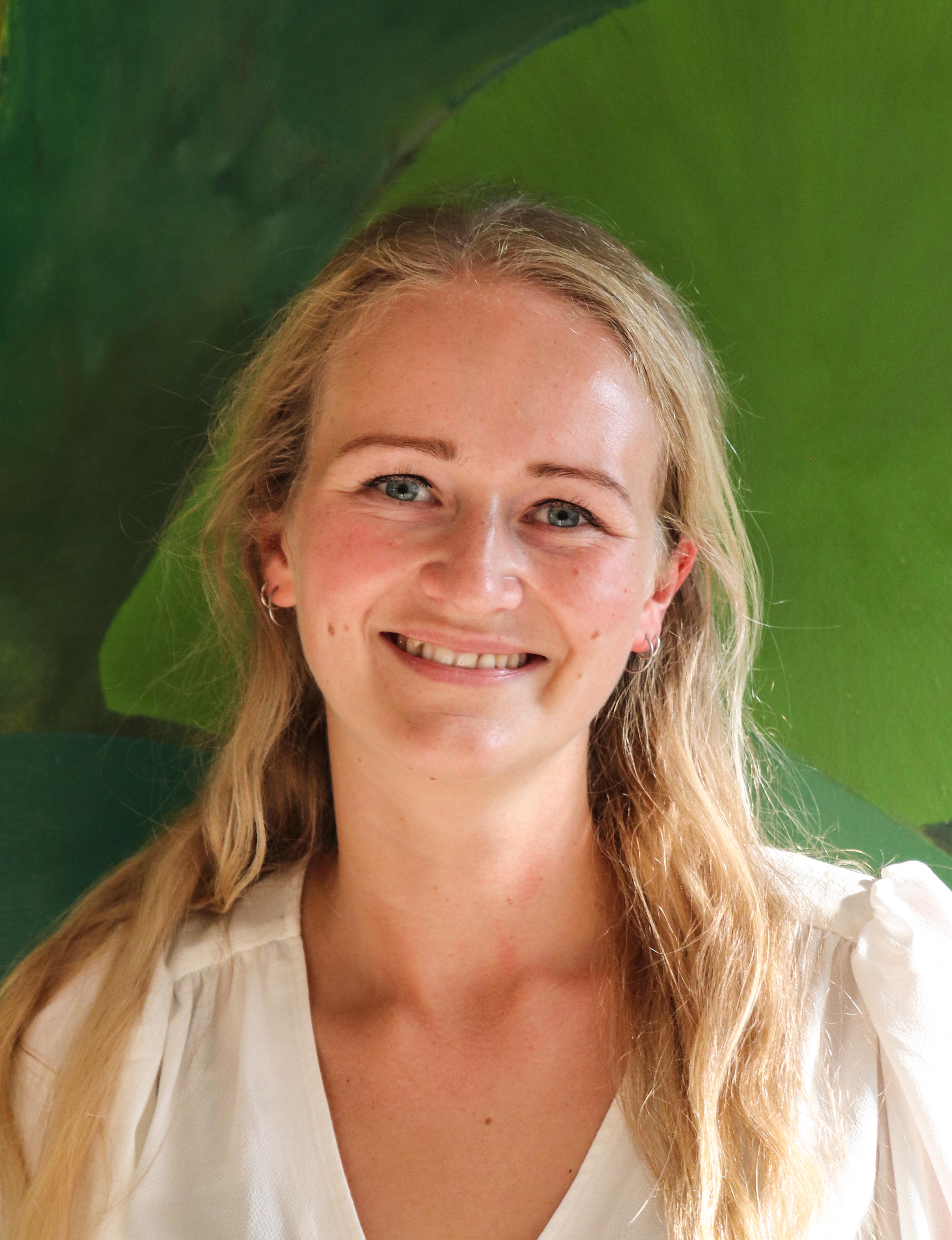 Portrait Anne van der Waaij | OMIG